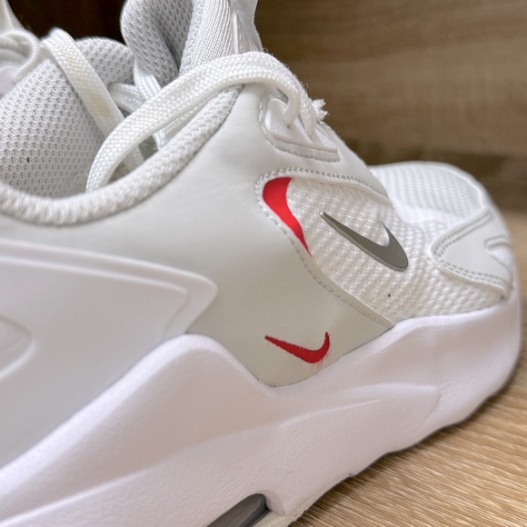 Nike Air Max Bolt White Metallic Platinum Size 6 - Picture 7 of 10